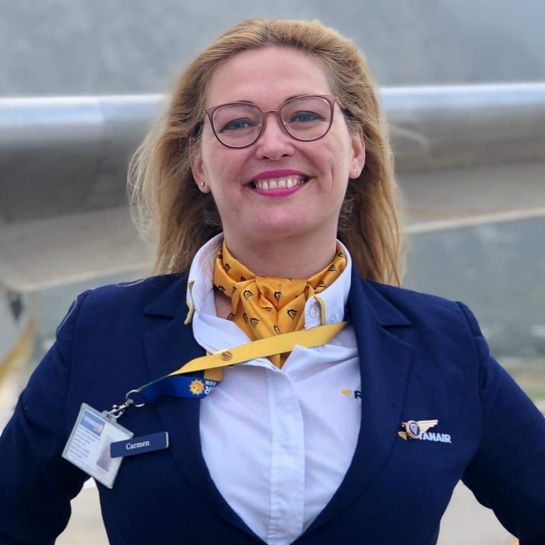 Carmen hostess di volo Ryanair