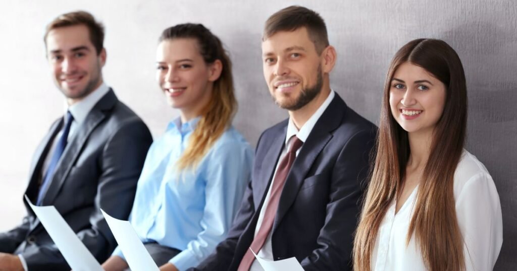 Candidati sorridenti prima dell'assessment day